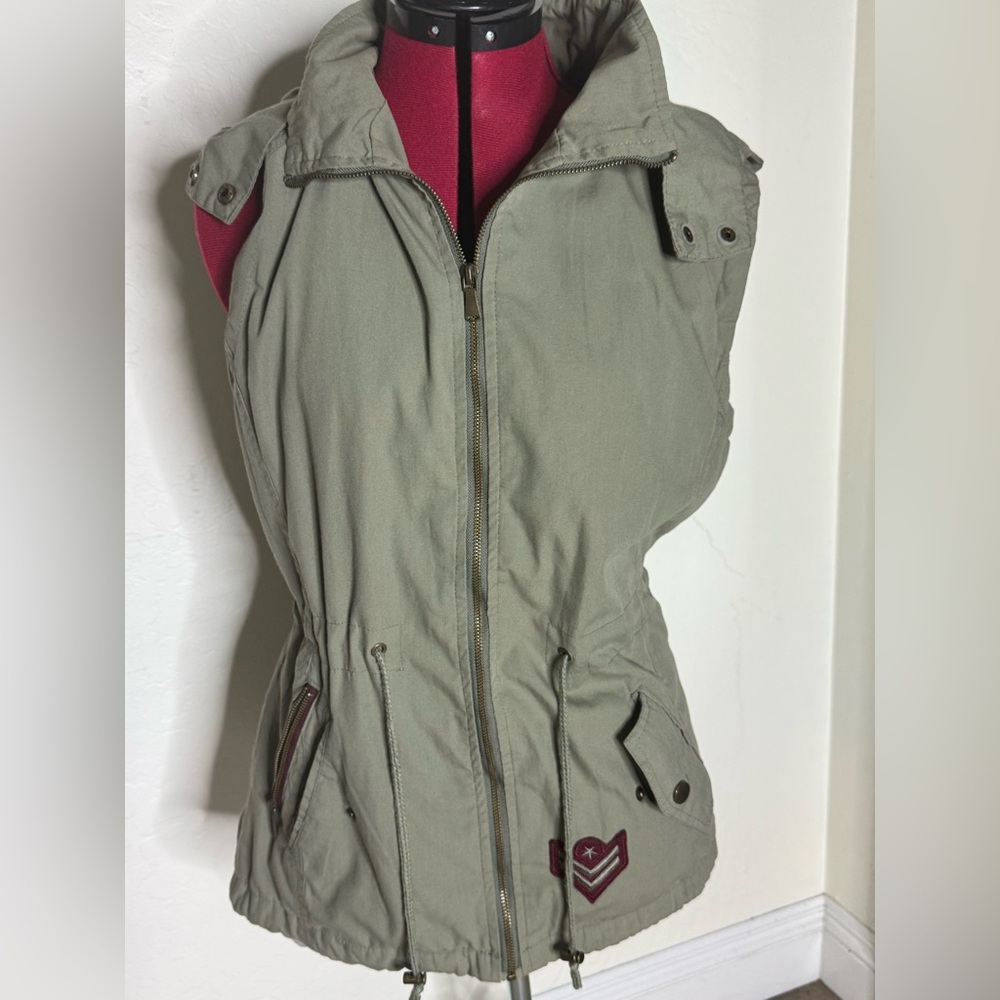 YMI Collection Utility Vest Women’s Medium Army Green